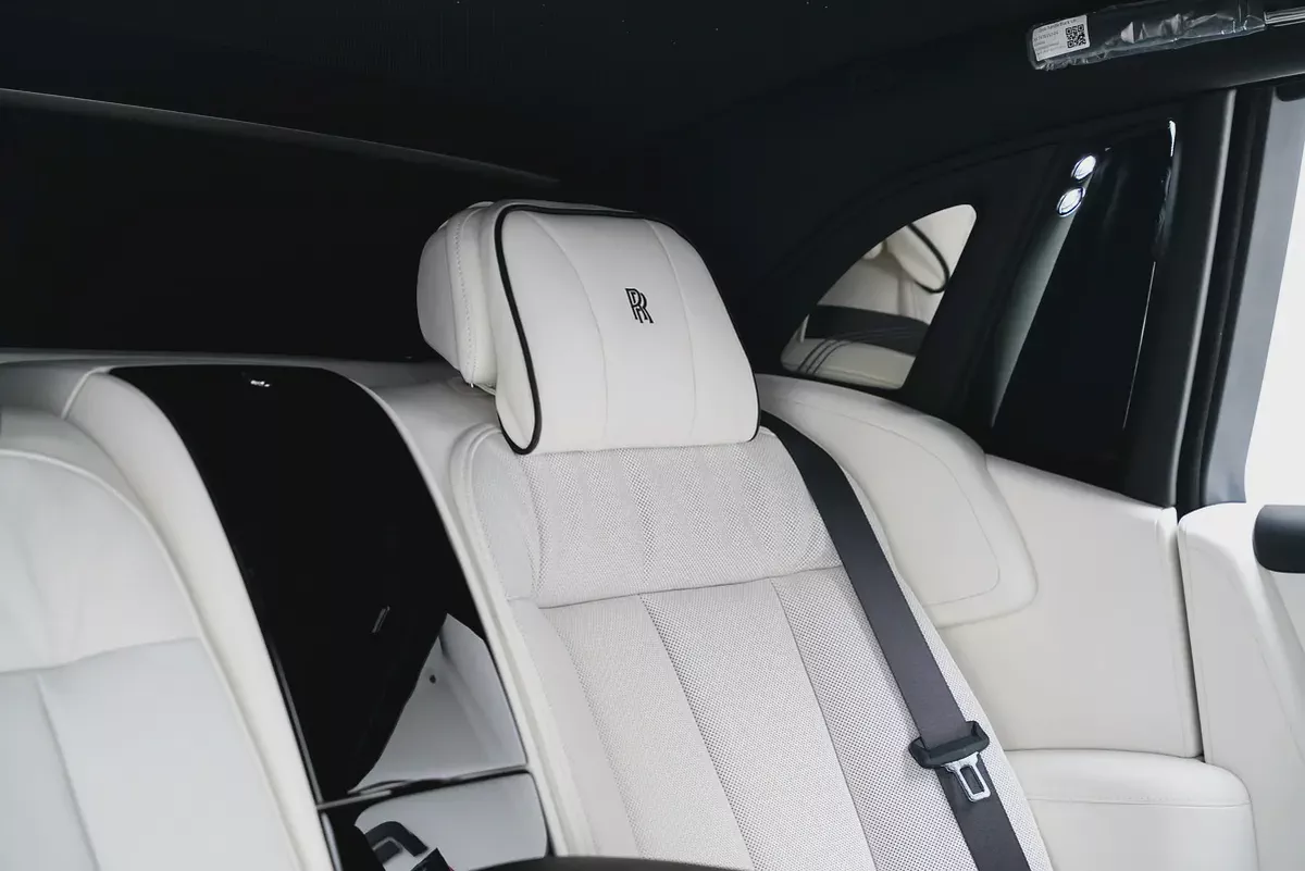 2026 ROLLS-ROYCE PHANTOM EWB WITH WARRANTY AND SERVICE CONTRACT-11-11