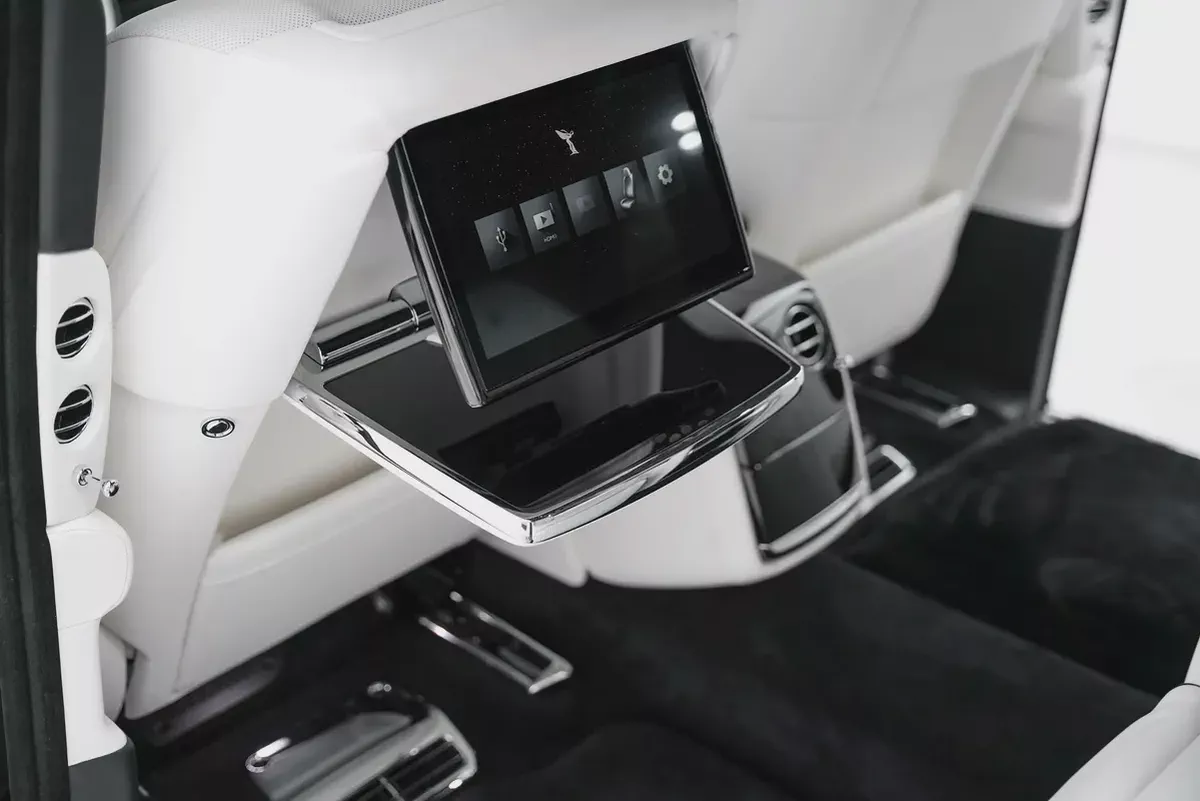 2026 ROLLS-ROYCE PHANTOM EWB WITH WARRANTY AND SERVICE CONTRACT-14-14