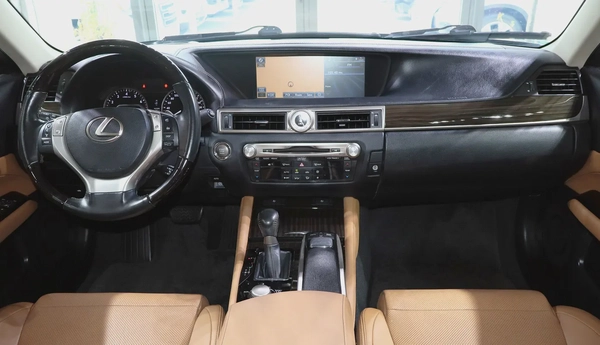 Full Service History . GCC Specs . Fully Loaded . Single Owner