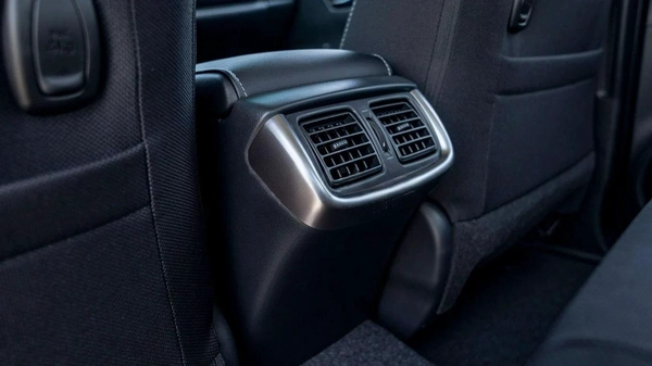 Toyota Hilux HILUX SR5 2,4 DIESEL 2025