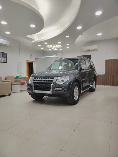 Mitsubishi Pajero GLS 2018 | GCC Specs | Low Mileage | Excellent Condition-0
