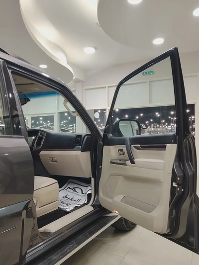 Mitsubishi Pajero GLS 2018 | GCC Specs | Low Mileage | Excellent Condition-12