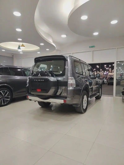 Mitsubishi Pajero GLS 2018 | GCC Specs | Low Mileage | Excellent Condition-3
