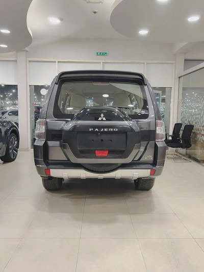 Mitsubishi Pajero GLS 2018 | GCC Specs | Low Mileage | Excellent Condition-4