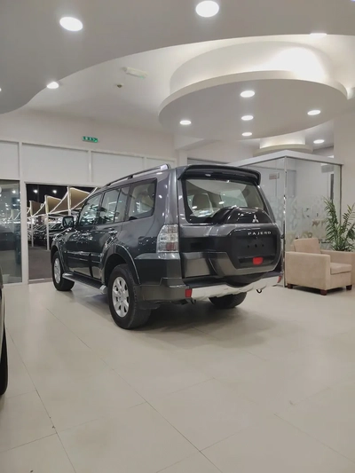 Mitsubishi Pajero GLS 2018 | GCC Specs | Low Mileage | Excellent Condition-5