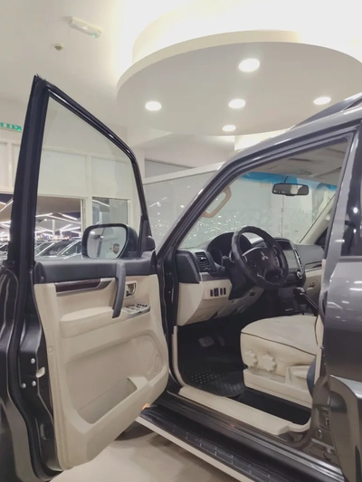 Mitsubishi Pajero GLS 2018 | GCC Specs | Low Mileage | Excellent Condition-6