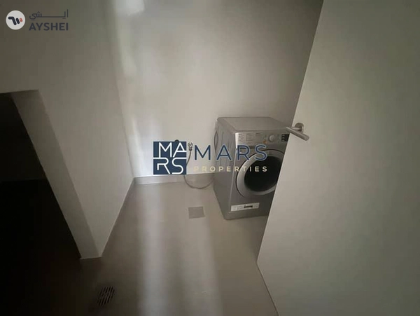 Luxurious brand new 3 bedroom townhouse available all master in Masaar for rent just in 160k