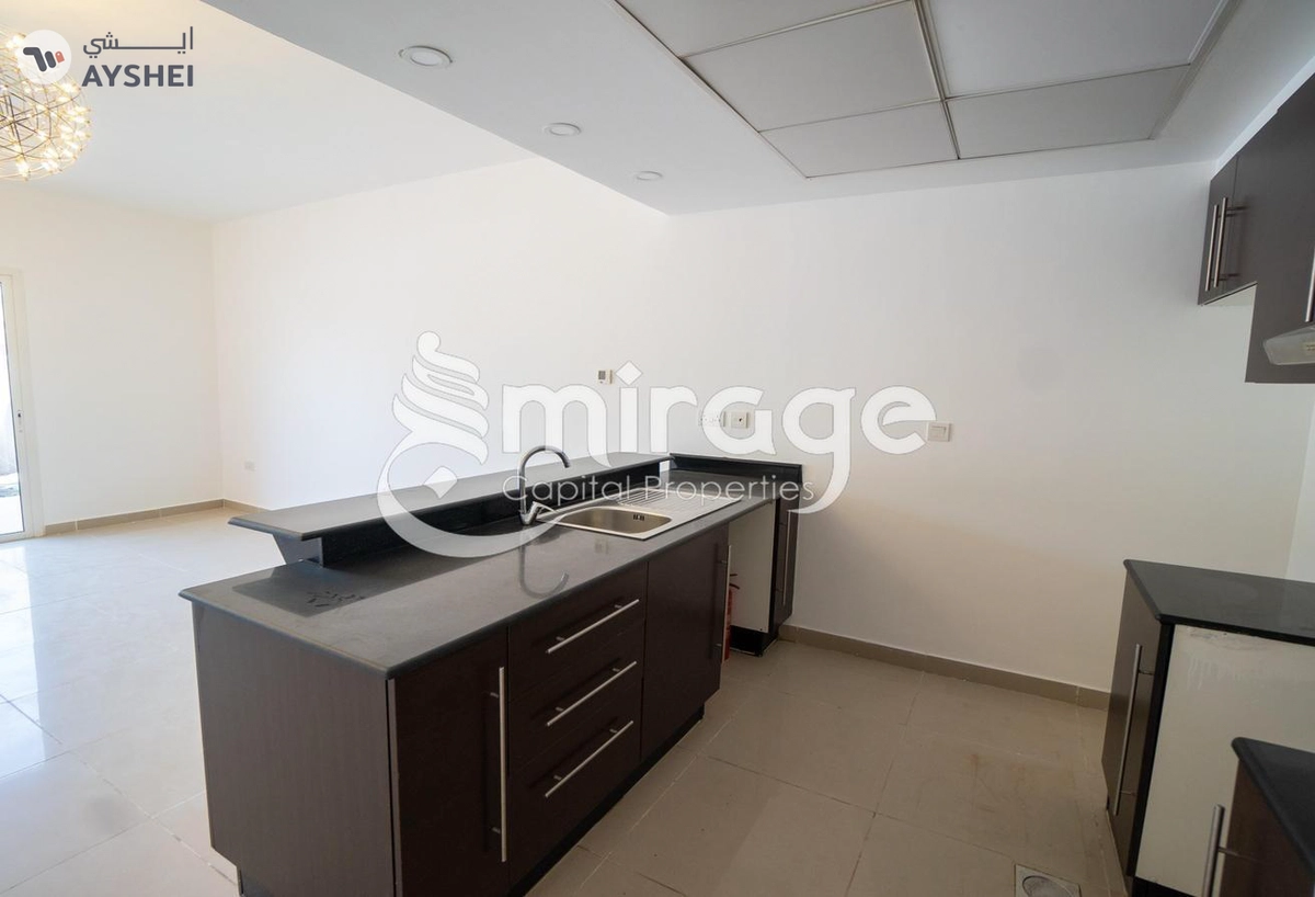 TOWNHOUSE FOR SALE IN DESERT STYLE, AL REEF VILLAS