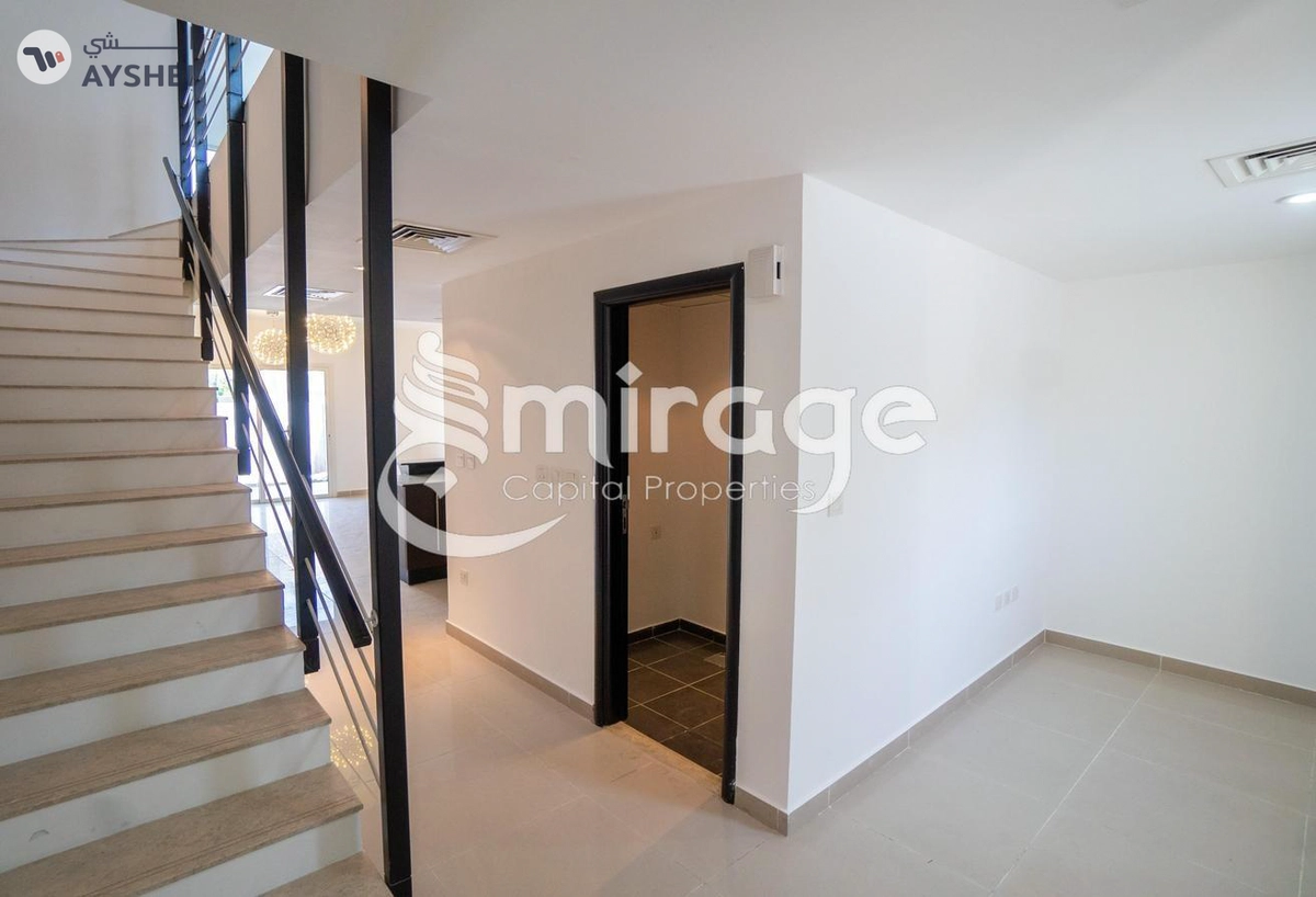 TOWNHOUSE FOR SALE IN DESERT STYLE, AL REEF VILLAS