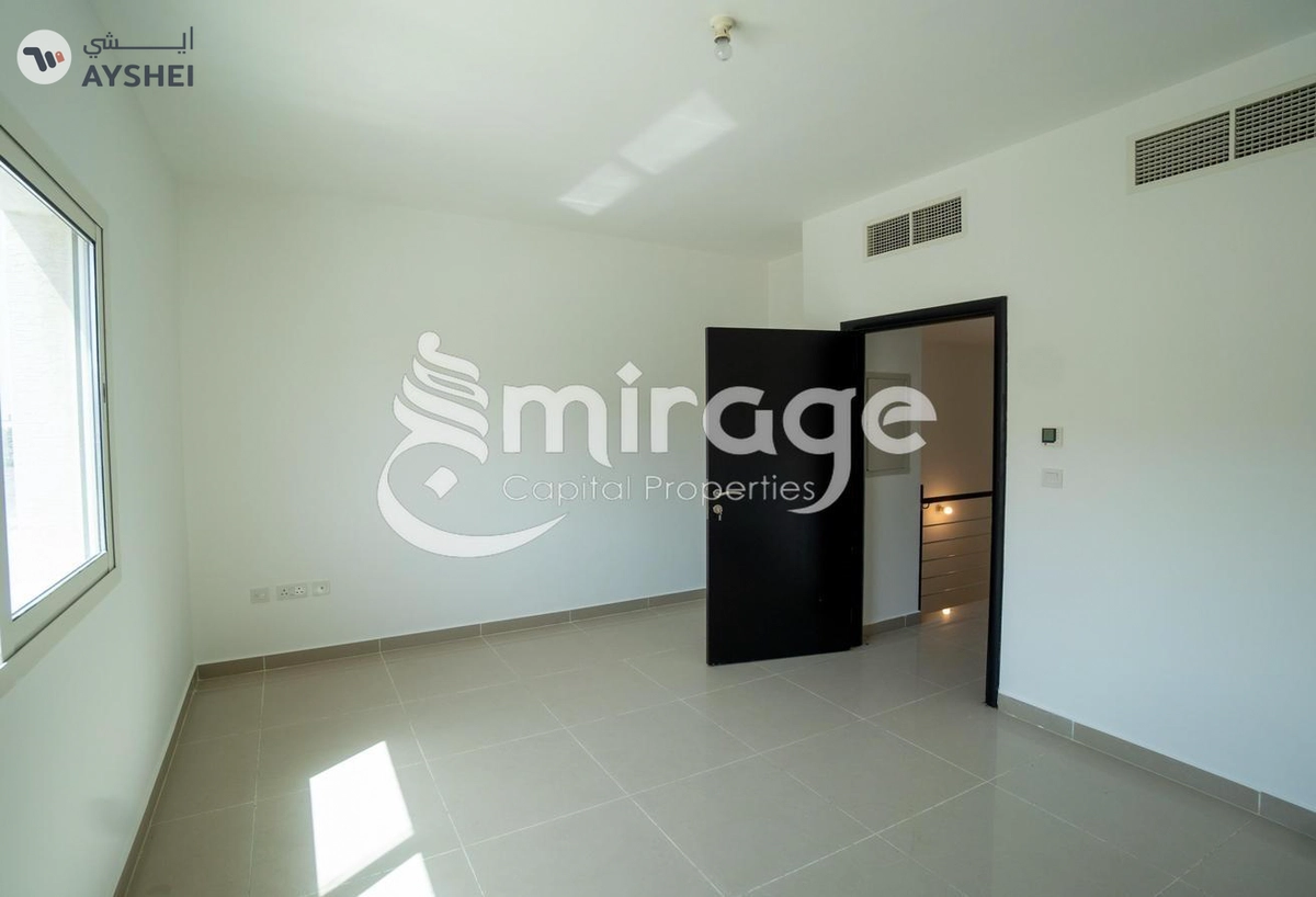 TOWNHOUSE FOR SALE IN DESERT STYLE, AL REEF VILLAS
