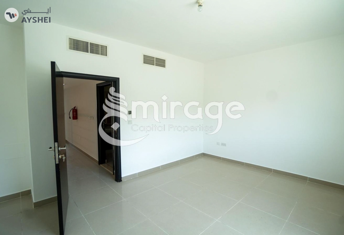 TOWNHOUSE FOR SALE IN DESERT STYLE, AL REEF VILLAS