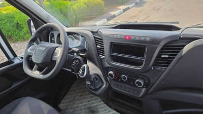 IVECO DAILY (White Automatic)-9