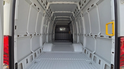 IVECO DAILY (White Automatic)-7