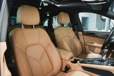 Porsche Macan Standard 2020 | GCC Specs | Low Mileage | Pristine Condition-5