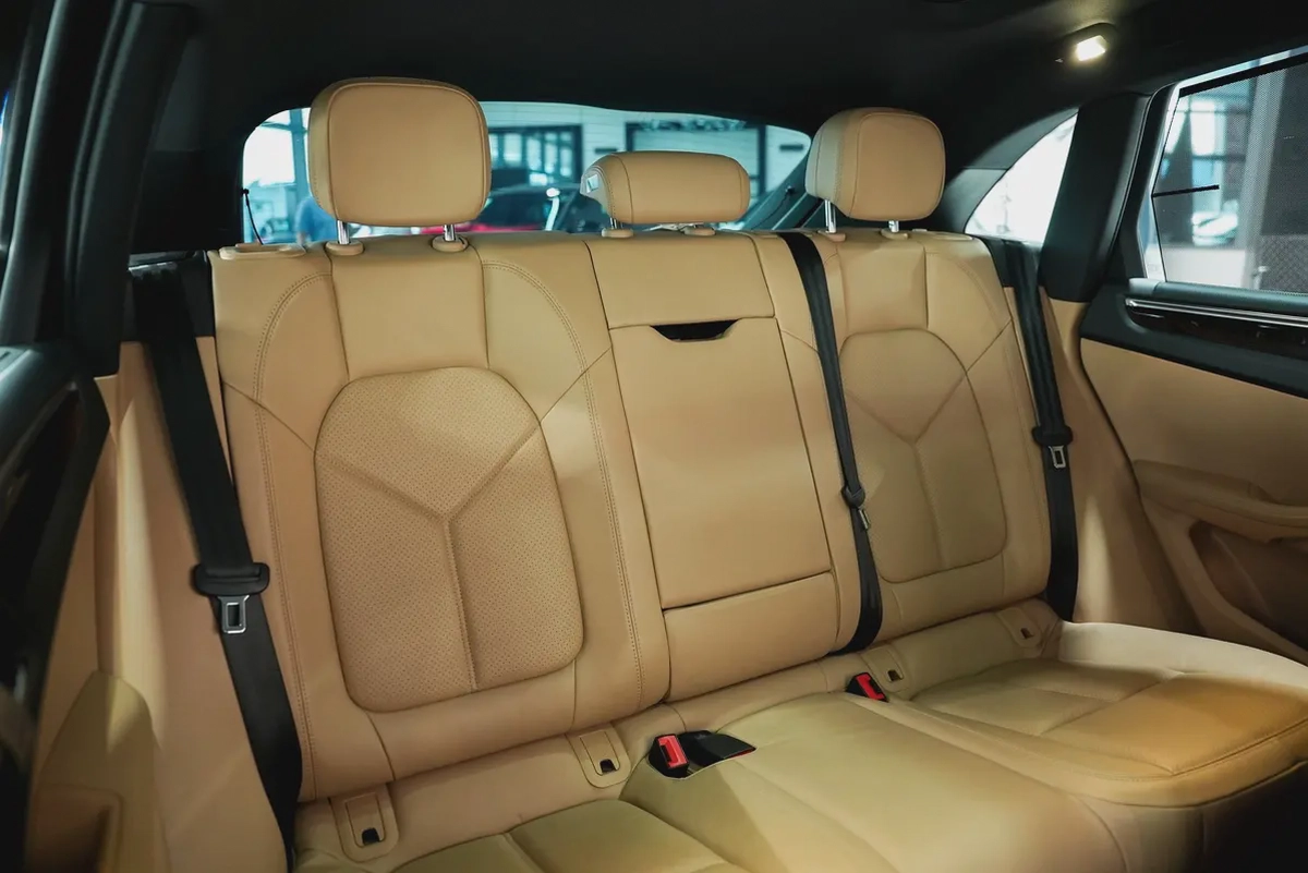 Porsche Macan Standard 2020 | GCC Specs | Low Mileage | Pristine Condition-10-10