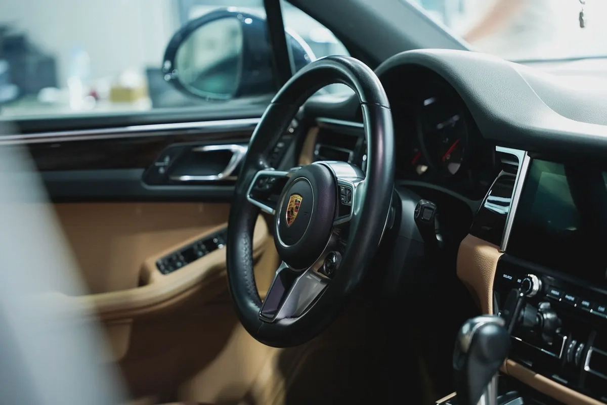 Porsche Macan Standard 2020 | GCC Specs | Low Mileage | Pristine Condition-12-12