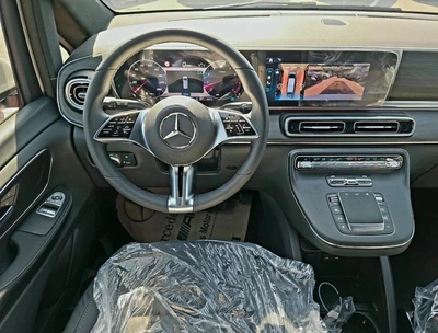 Mercedes Benz V300 Avantgarde Under Agency Warranty 2026 GCC - AED 319,000-4