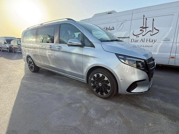 Mercedes Benz V300 Avantgarde Under Agency Warranty 2026 GCC - AED 319,000