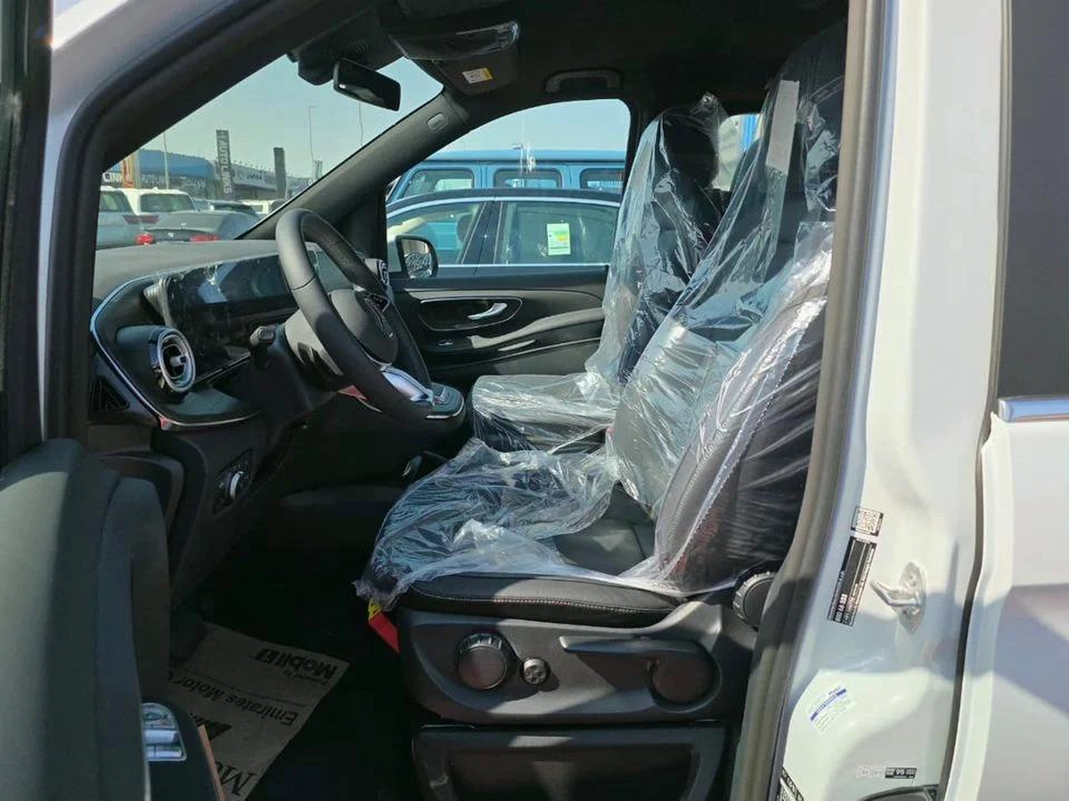 Mercedes Benz V300 Avantgarde Under Agency Warranty 2026 GCC - AED 319,000-3-3