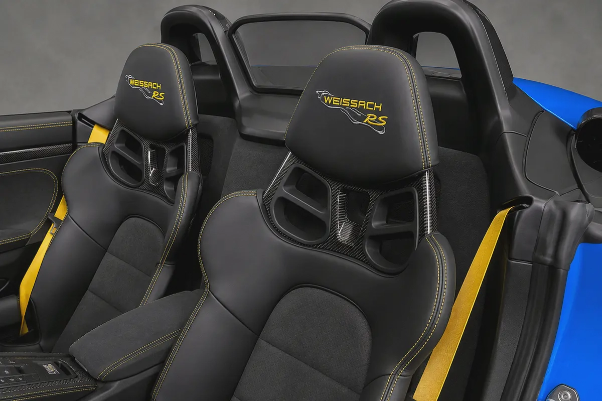 Porsche 718 Spyder RS-8-8