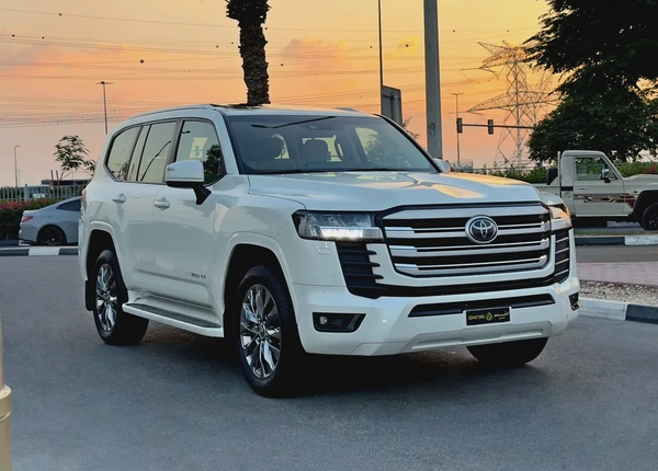 2024 Toyota Land Cruiser GXR 4.0l V6, Dealer Warranty, GCC Specifications