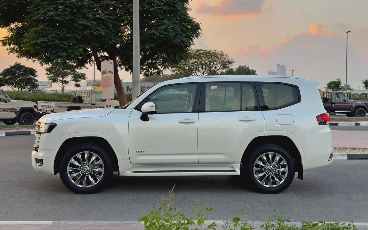 2024 Toyota Land Cruiser GXR 4.0l V6, Dealer Warranty, GCC Specifications-3-3