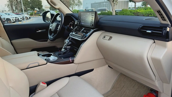 2024 Toyota Land Cruiser GXR 4.0l V6, Dealer Warranty, GCC Specifications