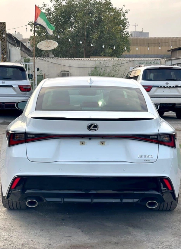 2024 Lexus is350 awd