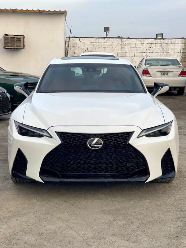 2024 Lexus is350 awd