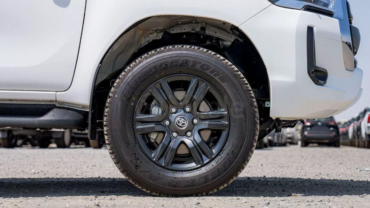 Toyota Hilux SGLX toyota hilux 2.4L DIESEL FULL OPTION-10-0