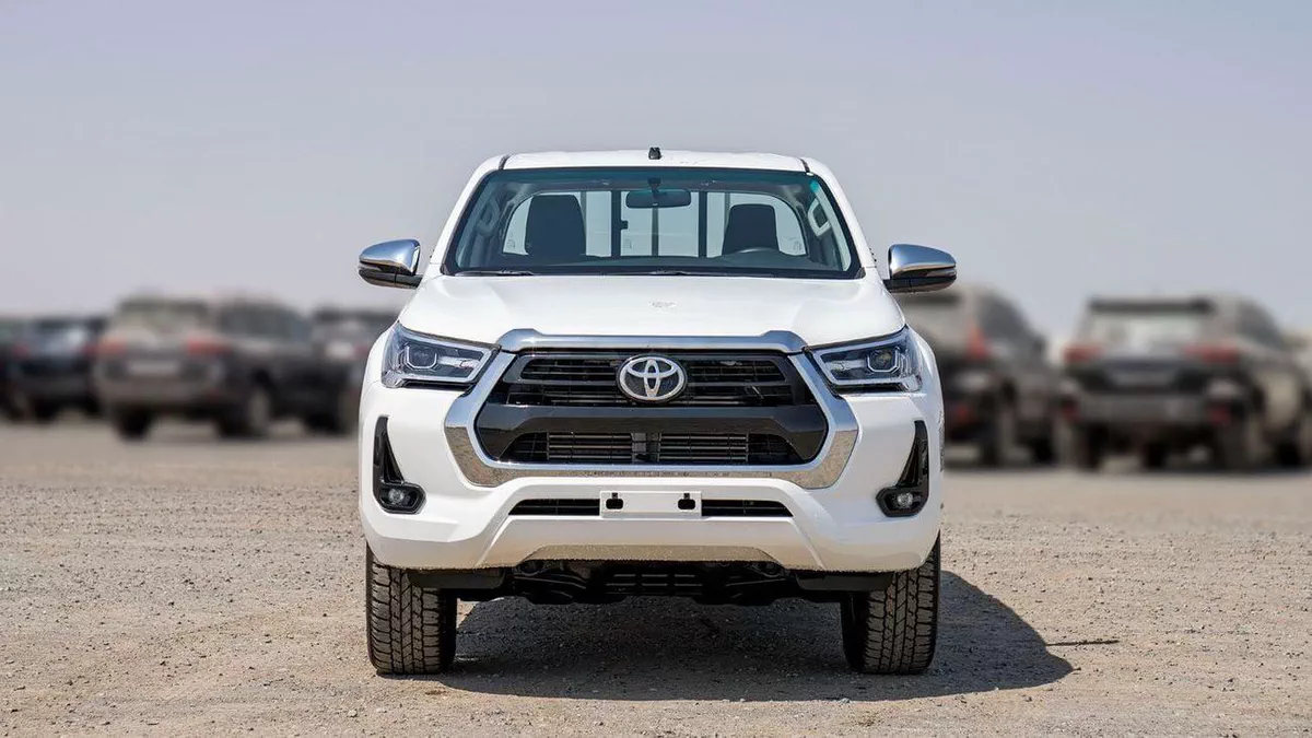 Toyota Hilux SGLX toyota hilux 2.4L DIESEL FULL OPTION-1-0