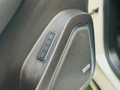 جي إم سي يوكون XL دينالي 2015 خليجي | فل أوبشن رقم 1 | محرك 6.2L V8 بقوة 420 حصان | الشكل الطويل | 8-12