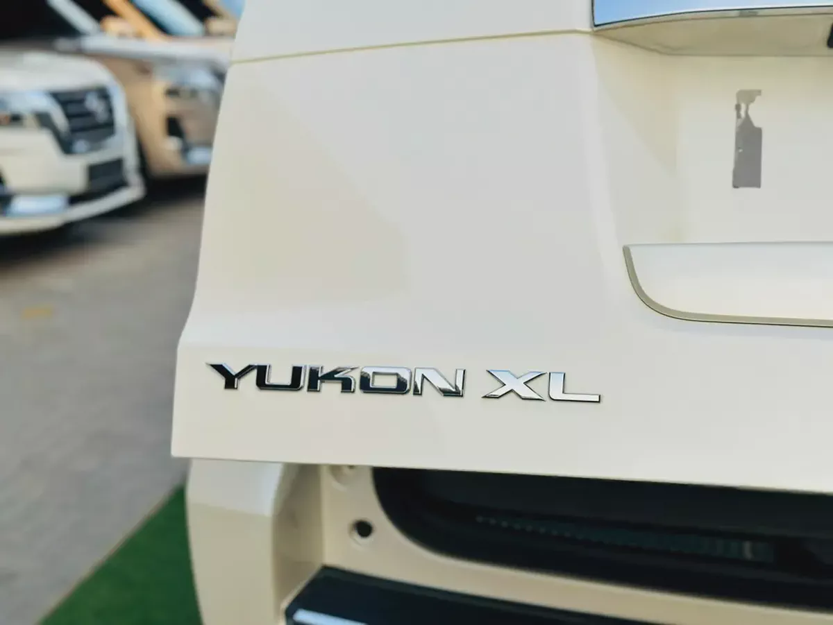 جي إم سي يوكون XL دينالي 2015 خليجي | فل أوبشن رقم 1 | محرك 6.2L V8 بقوة 420 حصان | الشكل الطويل | 8-10-10
