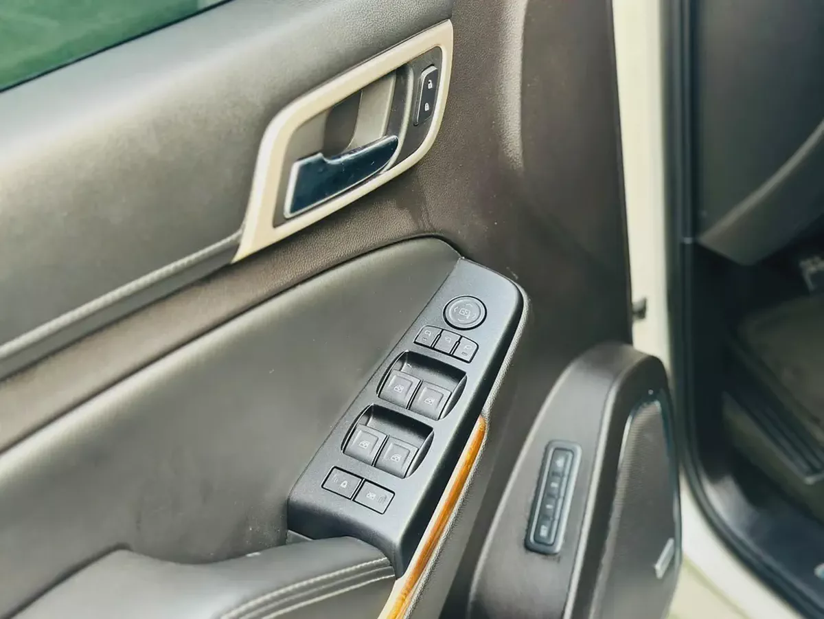 جي إم سي يوكون XL دينالي 2015 خليجي | فل أوبشن رقم 1 | محرك 6.2L V8 بقوة 420 حصان | الشكل الطويل | 8-13-13