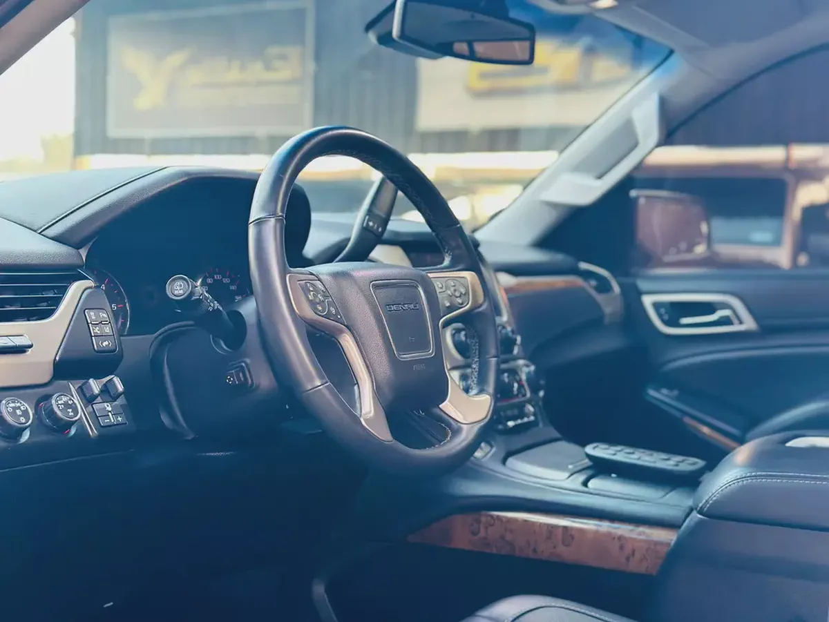 جي إم سي يوكون XL دينالي 2015 خليجي | فل أوبشن رقم 1 | محرك 6.2L V8 بقوة 420 حصان | الشكل الطويل | 8-14-14