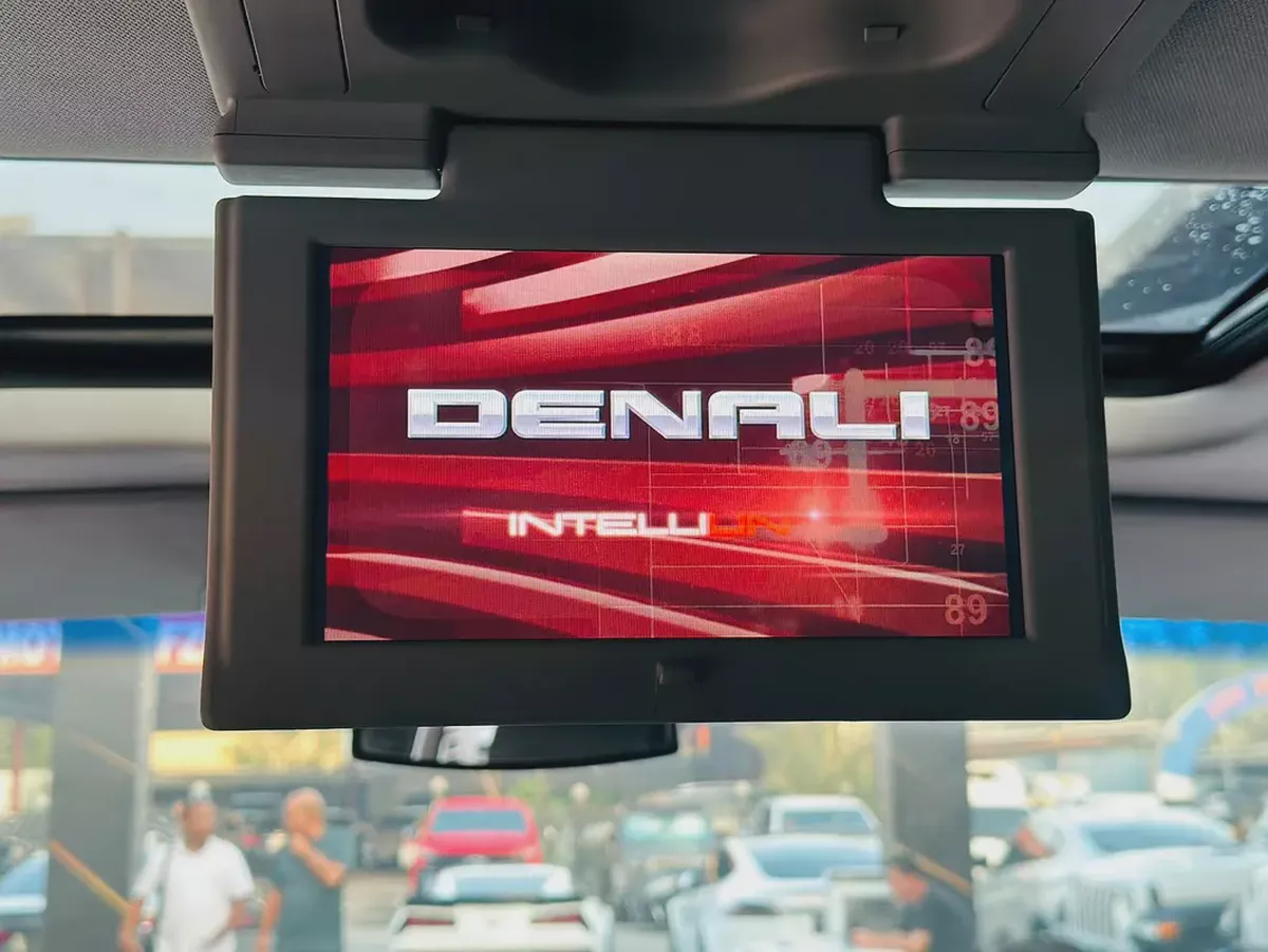 جي إم سي يوكون XL دينالي 2015 خليجي | فل أوبشن رقم 1 | محرك 6.2L V8 بقوة 420 حصان | الشكل الطويل | 8-19-19