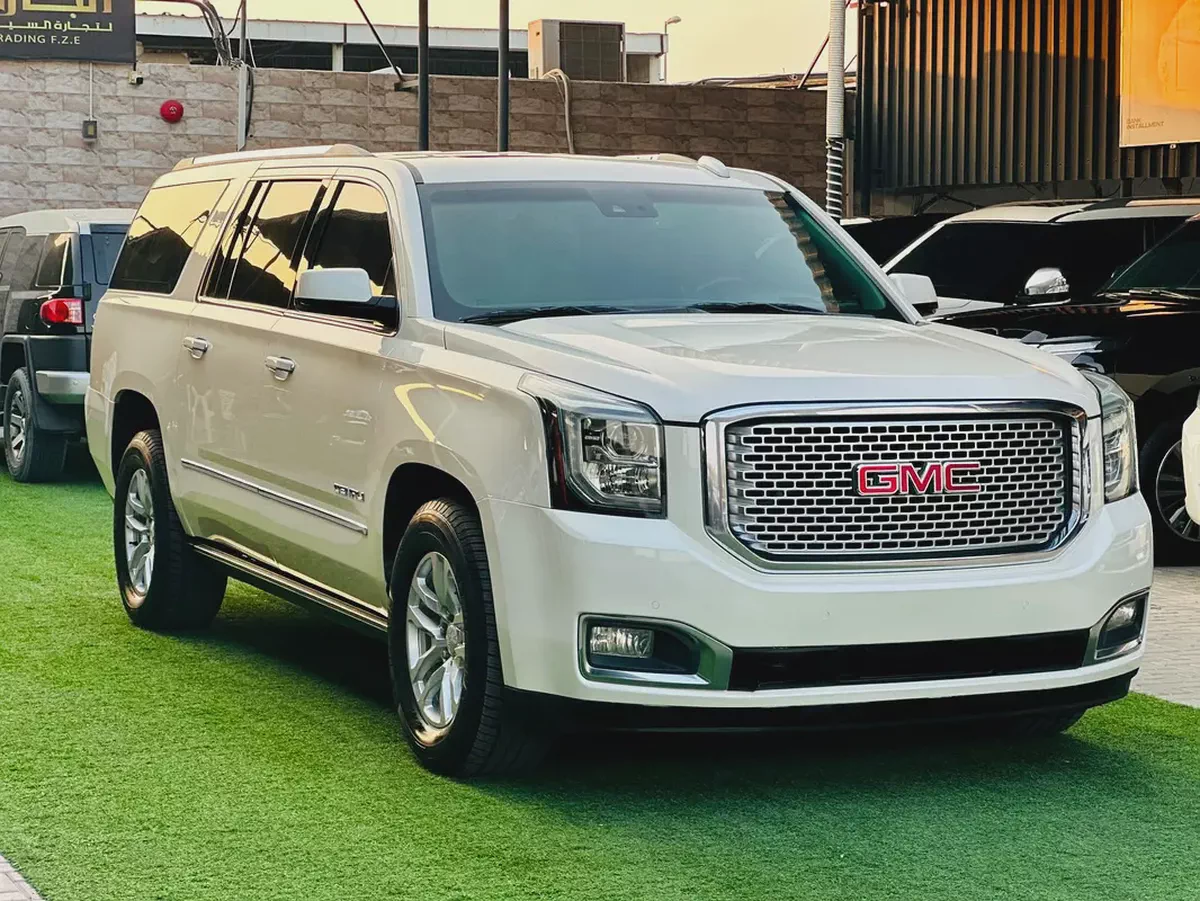 جي إم سي يوكون XL دينالي 2015 خليجي | فل أوبشن رقم 1 | محرك 6.2L V8 بقوة 420 حصان | الشكل الطويل | 8-4-4
