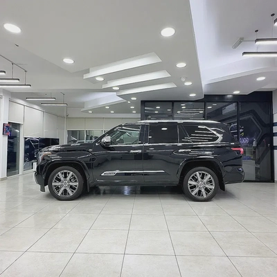 2024 Toyota Sequoia Capstone hybrid-2