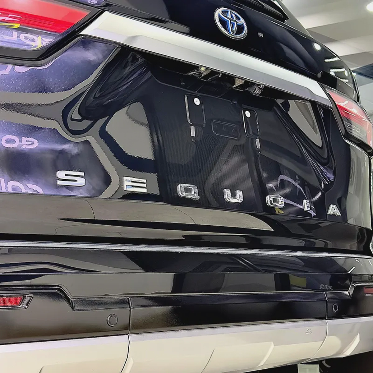 2024 Toyota Sequoia Capstone hybrid-12-12