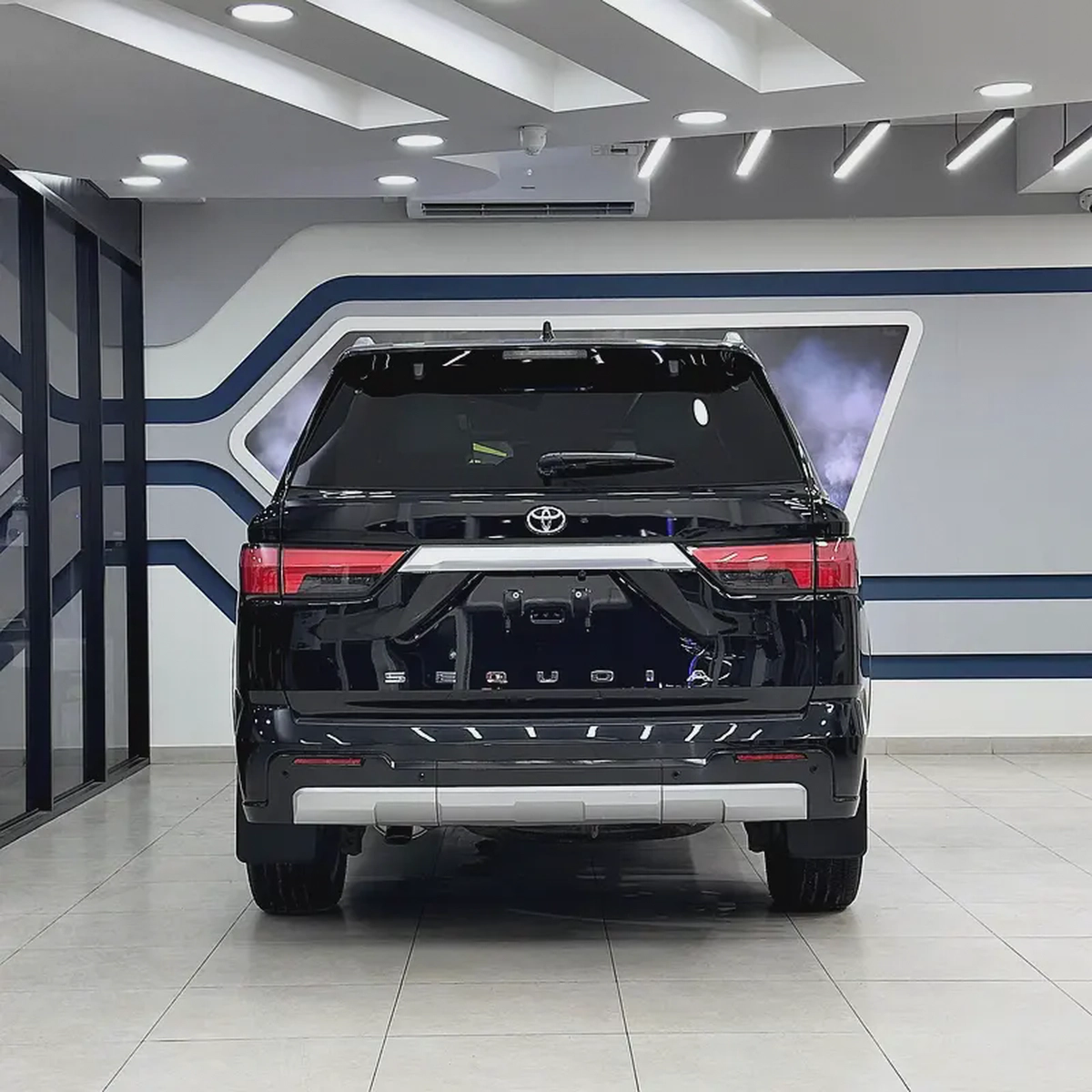 2024 Toyota Sequoia Capstone hybrid-4-4