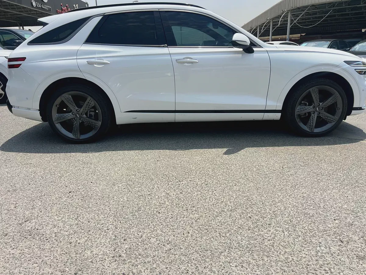 2022 Genesis GV70 Royal Sport - American Specs - GCC Ready!-4-4