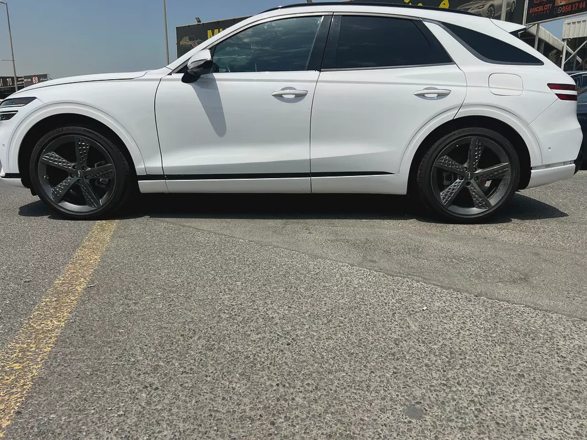 2022 Genesis GV70 Royal Sport - American Specs - GCC Ready!-5-5
