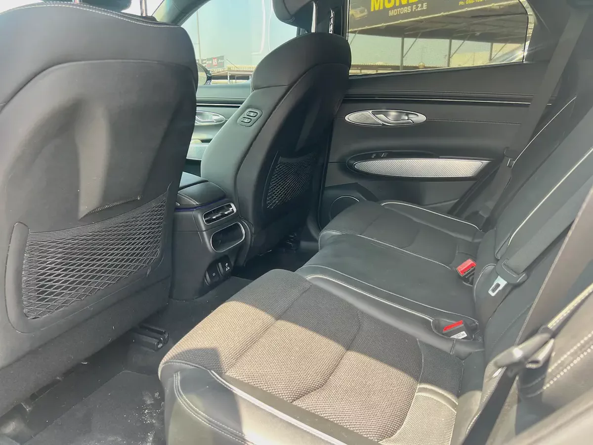 2022 Genesis GV70 Royal Sport - American Specs - GCC Ready!-7-7