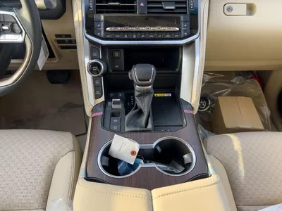 Toyota Land Cruiser  EXPORT ONLY - 2026 LC300 VX 4.0L (GCC Specification)-24