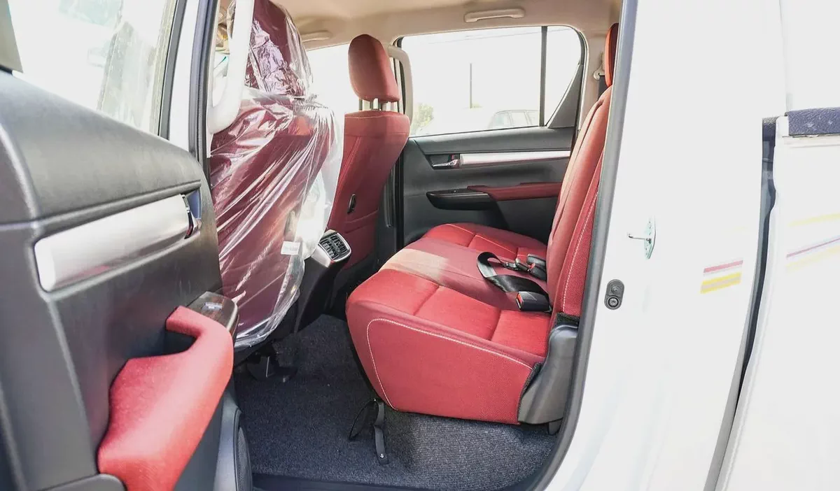 2026 Toyota Hilux Double Cab DLS GCC Specs-14-14