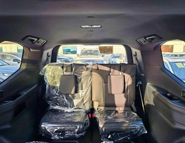 Toyota Land Cruiser GXR BASIC / SUNROOF / LEATHER WITH DRIVER POWER SEAT (CODE # GXR4B)