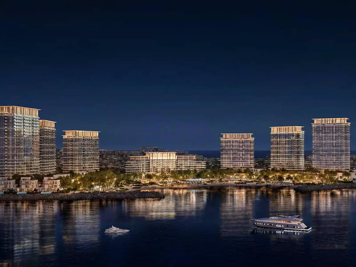 DIRECT SELLER | LUXURY LIVING |BEACHFRONT-2-2