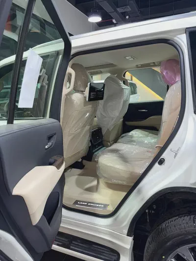 Brand New Toyota Land Cruiser 2026 GXR 3.5L HYBRID TT MAX - GCC Specs-14
