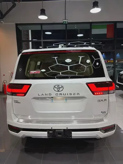 Brand New Toyota Land Cruiser 2026 GXR 3.5L HYBRID TT MAX - GCC Specs-3