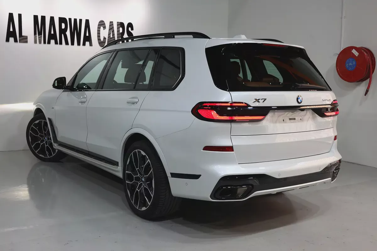 BMW X7 xDrive40i 2024 GCC Specs-23000KM-Under warranty  service-3-3